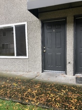 Building Photo - 3604 NE 73rd Pl