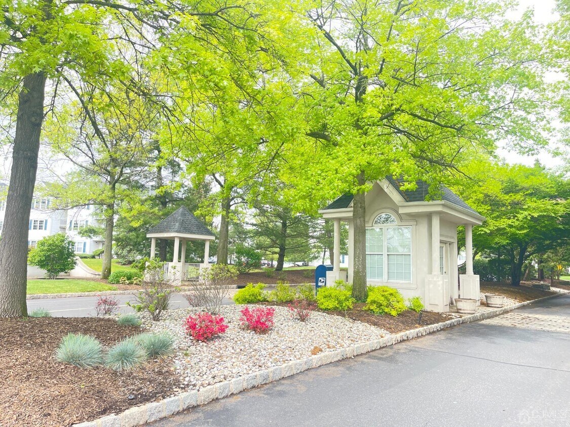 434 Waterford Dr, Edison, NJ 08817 Condo for Rent in Edison, NJ