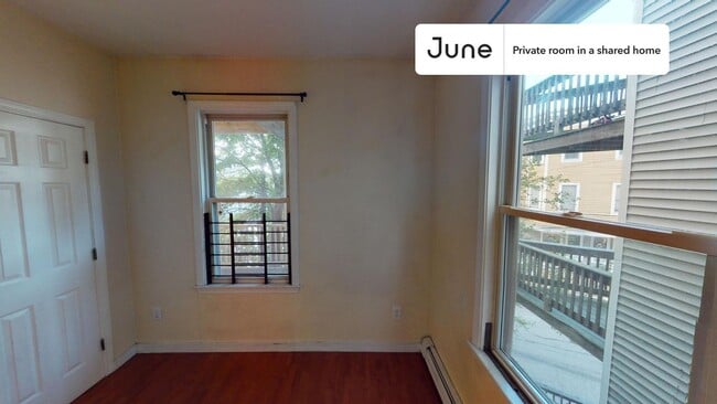 Foto del edificio - Room in Shared 4 bed/1.5 bath home