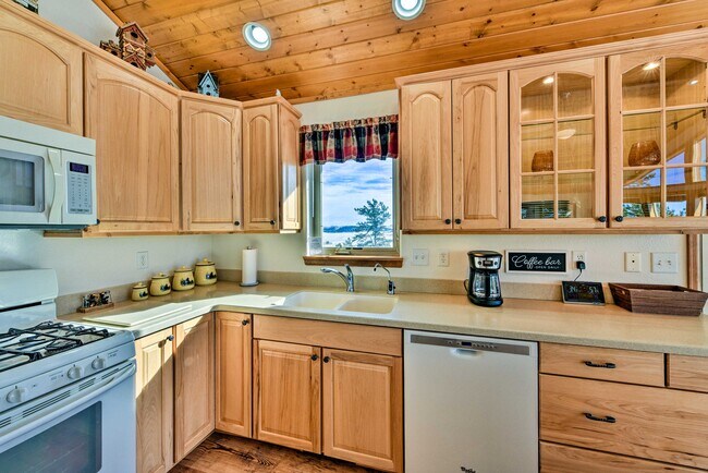 Building Photo - 423 Wagon Wheel Rd