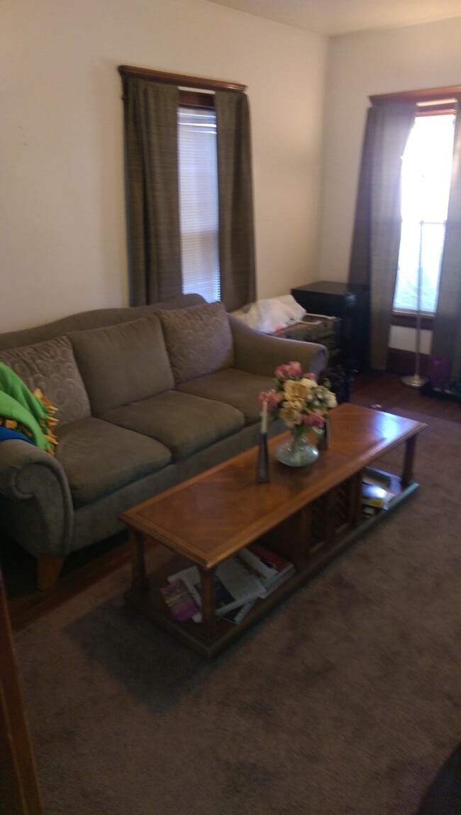 Large Living Room Hardwood Floors - 2074 Murray Hill Rd