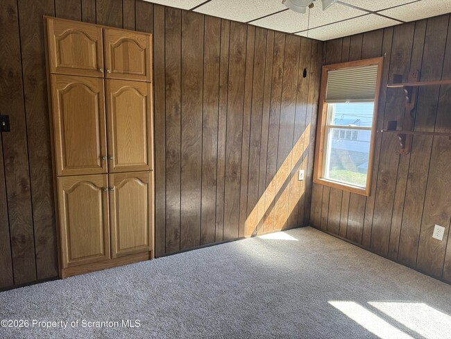 Building Photo - 205 Battin St