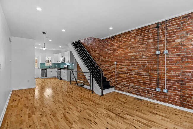 Building Photo - 1806 S Chadwick St