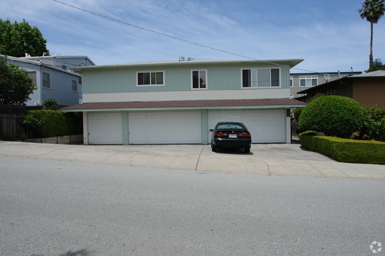 Building Photo - 1220 - 1236 Oak