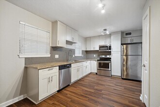 Building Photo - 524 Heights Blvd