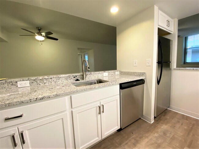 Kitchen - 133 W Locust St