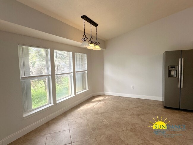 Building Photo - Gorgeous 3 Bedroom Home in Navarre