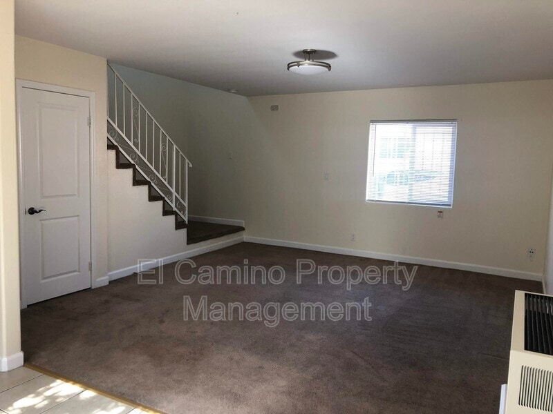 Building Photo - 338 E 83rd St