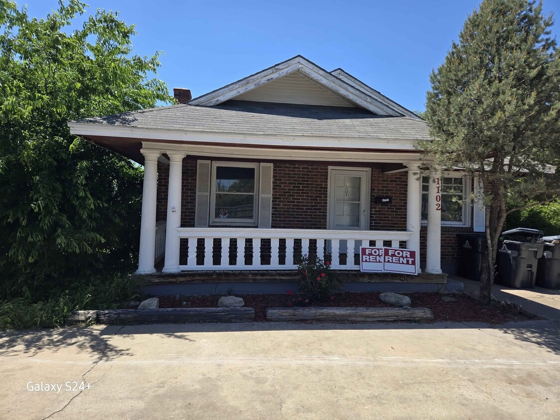 Primary Photo - 1102 S Western St