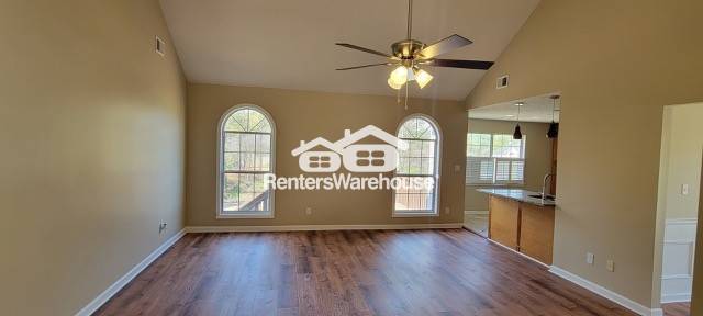 Foto del edificio - 4745 King Saul Dr