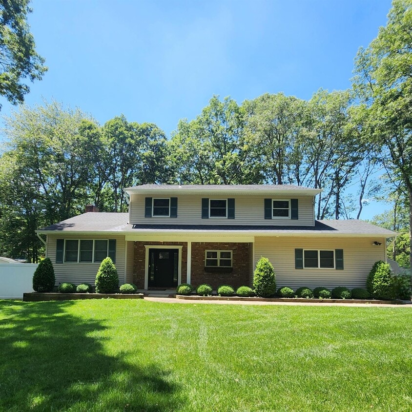 Primary Photo - 862 Larkfield Rd