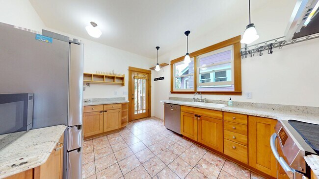 Foto del edificio - The Perfect Restored University Heights Home -available for rent now!