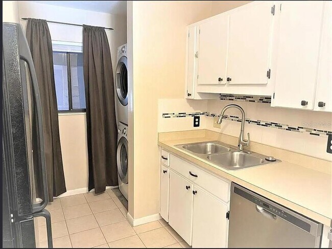 Foto del edificio - 2947 SW 32nd Ave