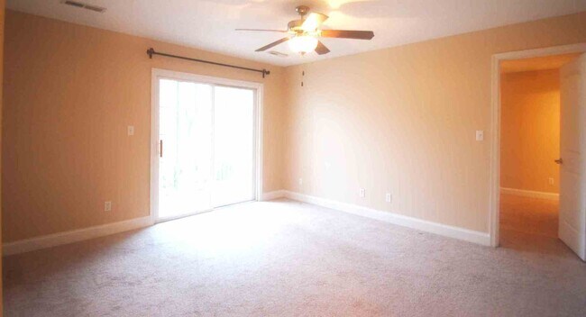 Foto del edificio - 2 BR Condo Located in Cornerstone. 5 Min to LU