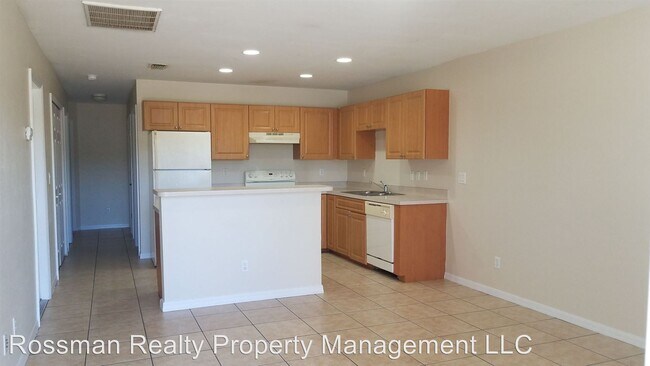 Building Photo - 443 Linden Ave S