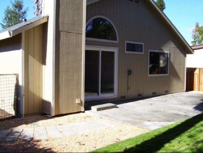 Foto del edificio - 110 Fiesta Ct