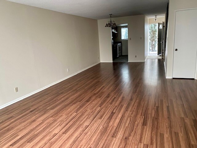 Comedor y sala de estar - 622 E Palm Ave