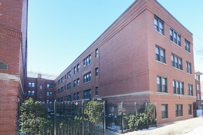 Building Photo - 5736 N Winthrop Ave