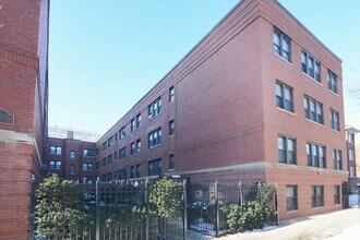 Building Photo - 5736 N Winthrop Ave