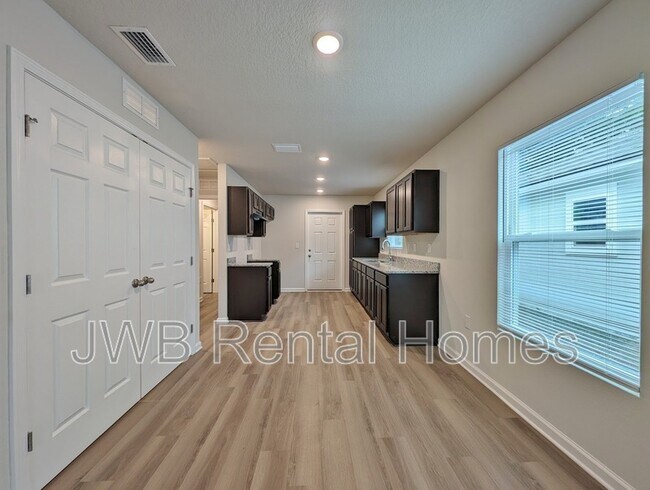 Foto del edificio - 1438 6th St W