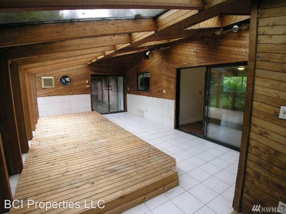 Primary Photo - 4 br, 2 bath House - 10424-2nd Ave S