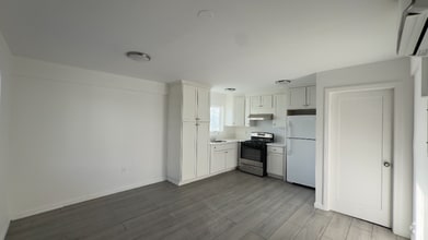 Building Photo - 11604 Sylvan St