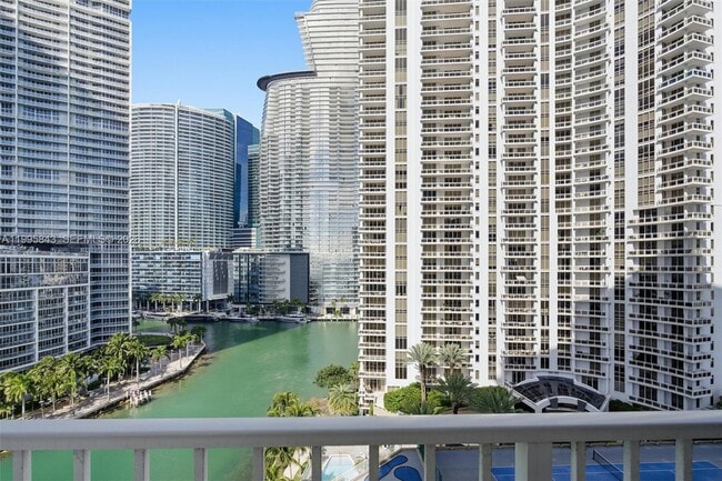Building Photo - 801 Brickell Key Blvd