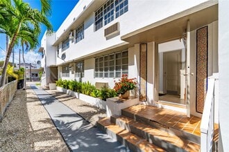 Building Photo - 7635 Dickens Ave