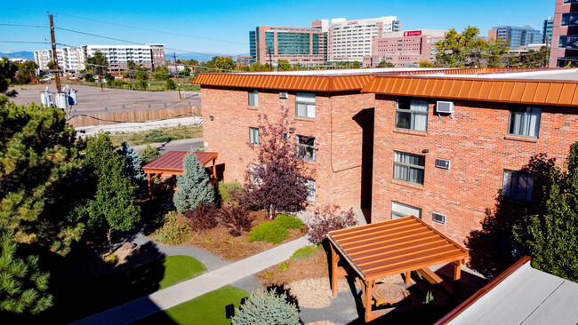 Community Exterior - Courtyard - Flats at Fitz