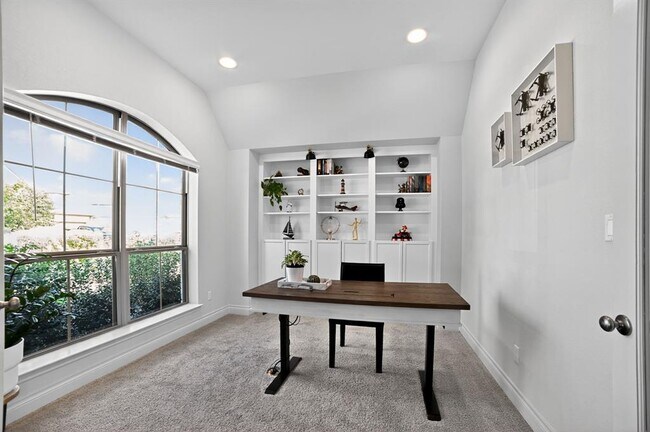 Building Photo - 1904 Woolsey Wy