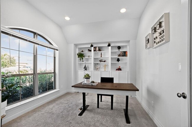 Foto del edificio - 1904 Woolsey Wy