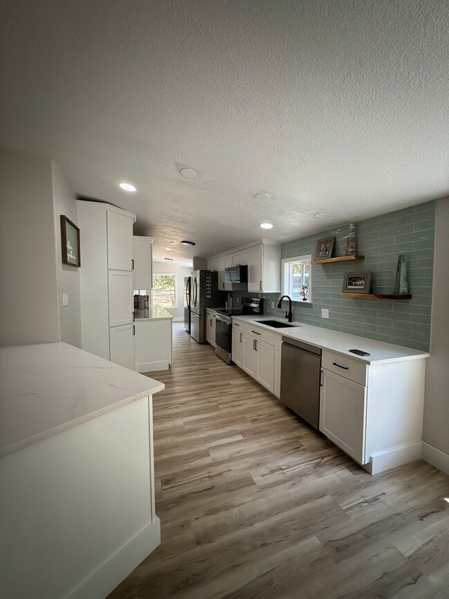 Building Photo - 14101 Specs Ln Building Photo - 14101 Specs Ln