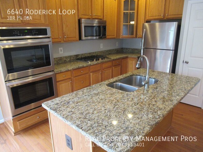 Foto del edificio - 6640 Roderick Loop
