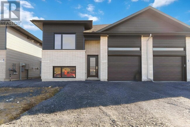 Building Photo - 358 Hazel Cres