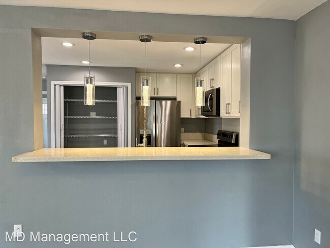 Building Photo - 2 br, 1 bath House - 94-661 Honowai Street
