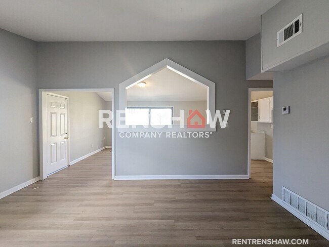 Building Photo - Text the Leasing Team at 901-820-4367 to S...