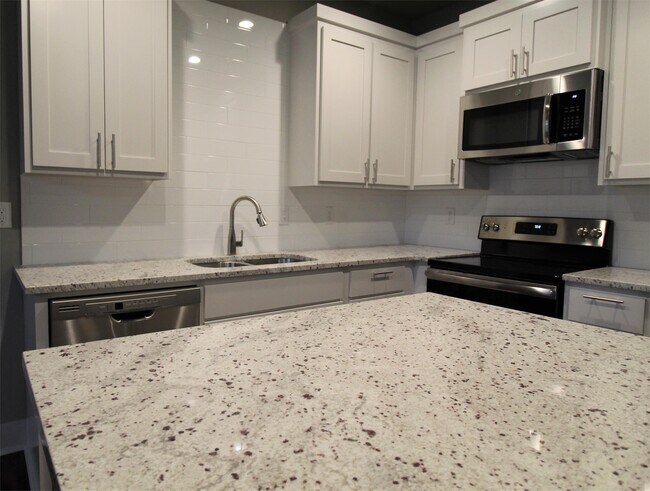 Building Photo - 2043 S Florida Way