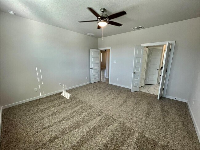 Building Photo - 2945 Sage Ranch Dr