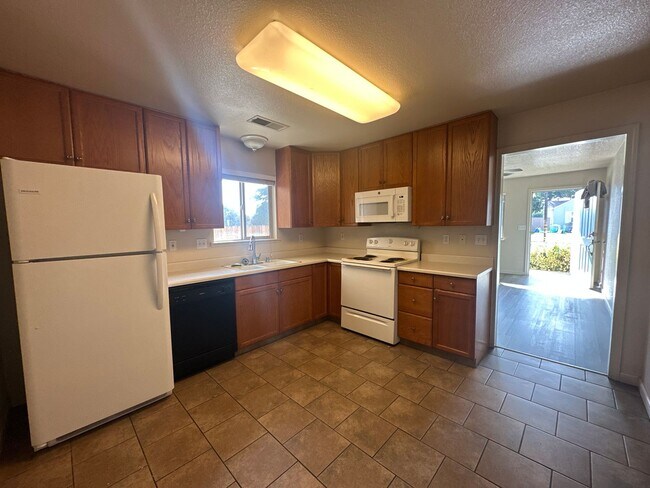 Building Photo - 125 Third St