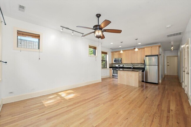 Foto del edificio - 7633 N Greenview Ave
