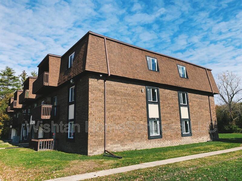 217 Charleston Blvd Unit 4, IL 61455 Condo for Rent in