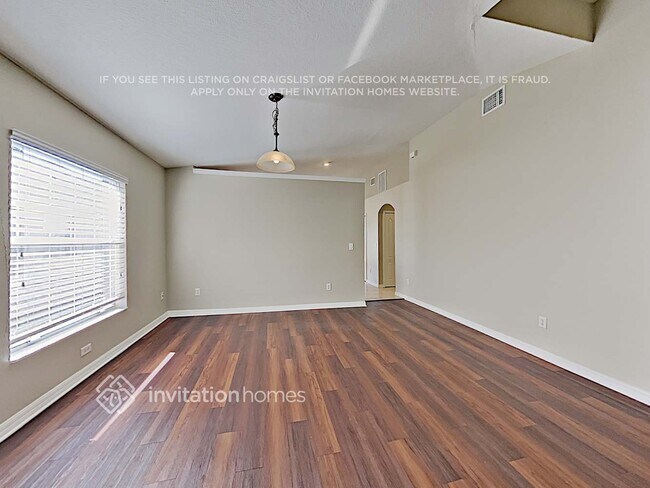 Foto del edificio - 31010 Baclan Dr
