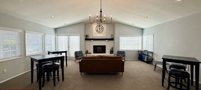 Foto del edificio - Forest Grove Apartments