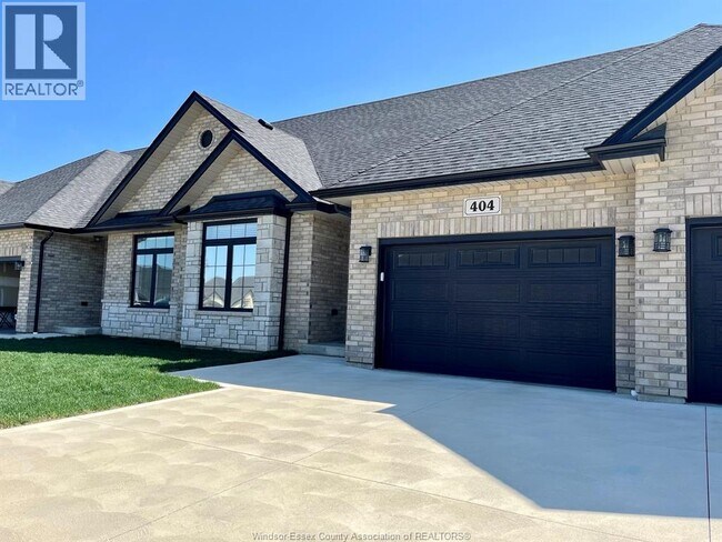 Photo du bâtiment - 402 Westcott Rd