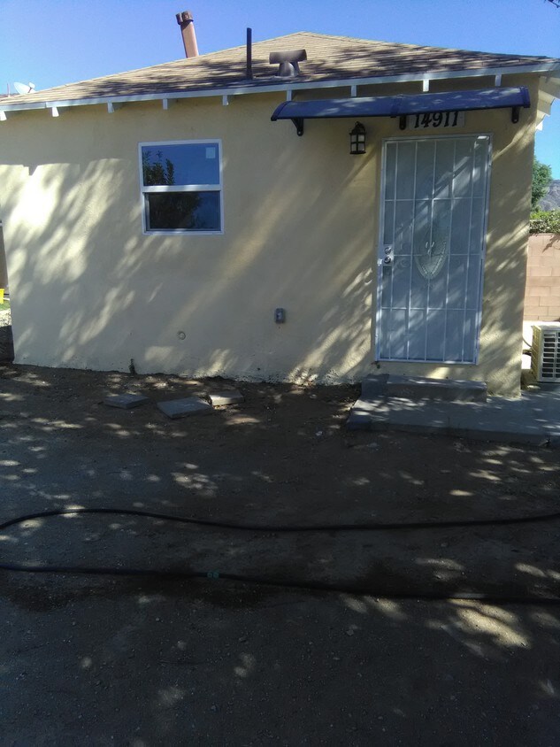 14909 Cobalt St, Los Angeles, CA 91342 House Rental in Los Angeles