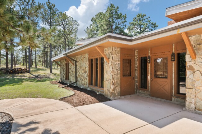 Foto del edificio - 11130 Burgess Ln