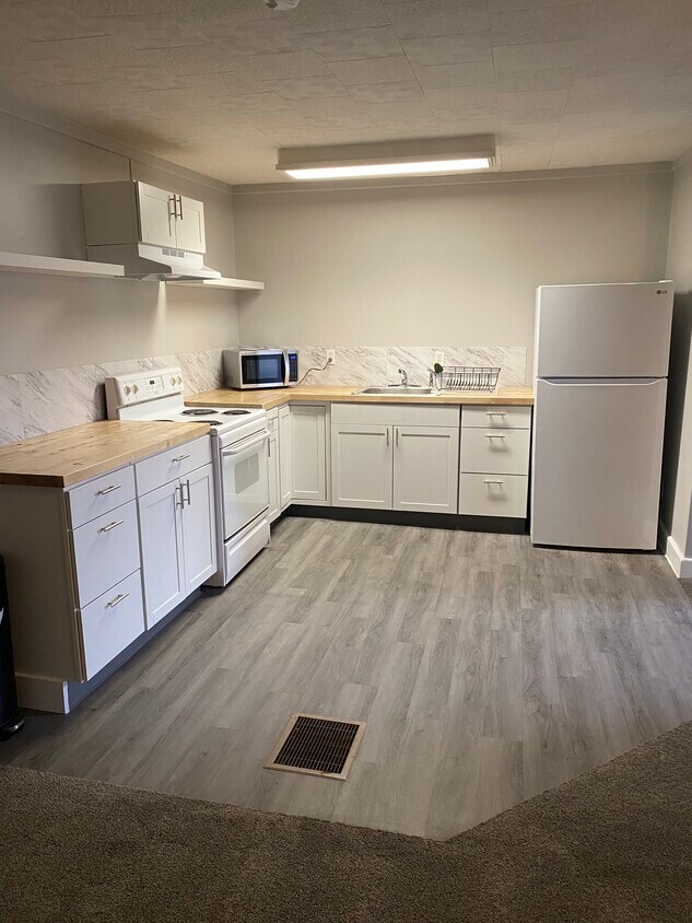 Foto principal - 122 S Springfield St