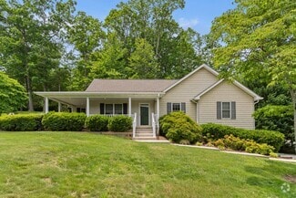 Building Photo - 2 W Maple Dr