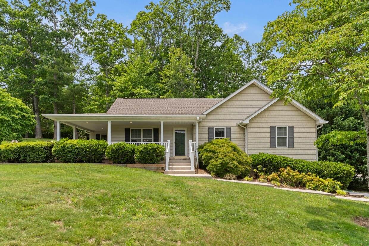 Primary Photo - Haw Creek Gem