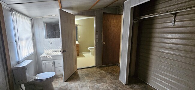 Foto del edificio - 816 Meridian St